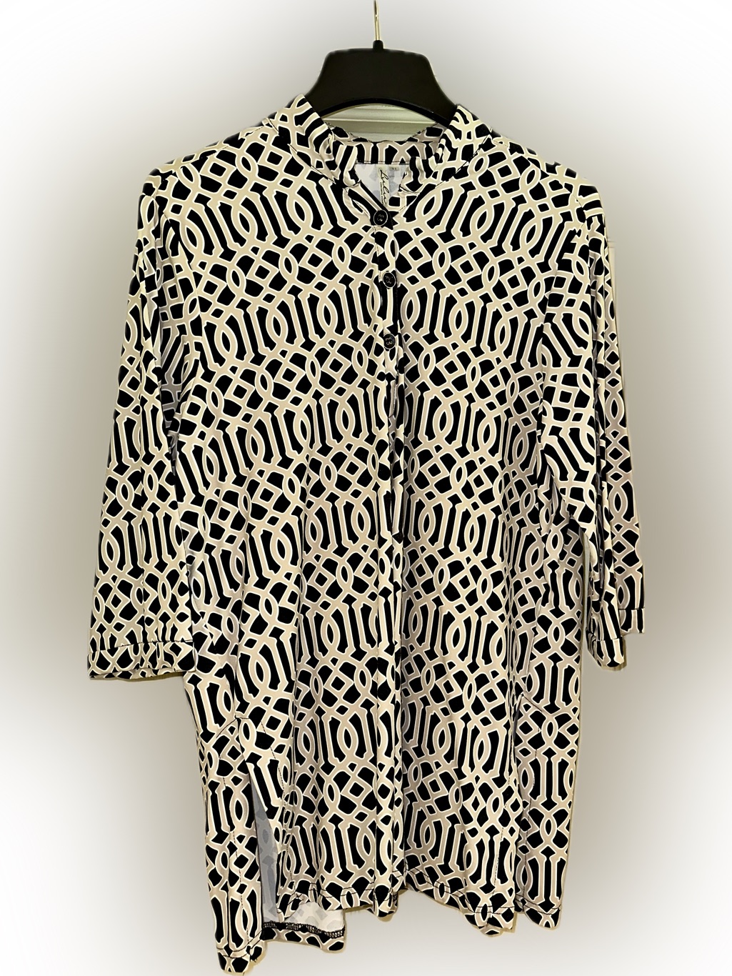 Lulu-B Cream And Black Geometric-Print Button-Front Tunic